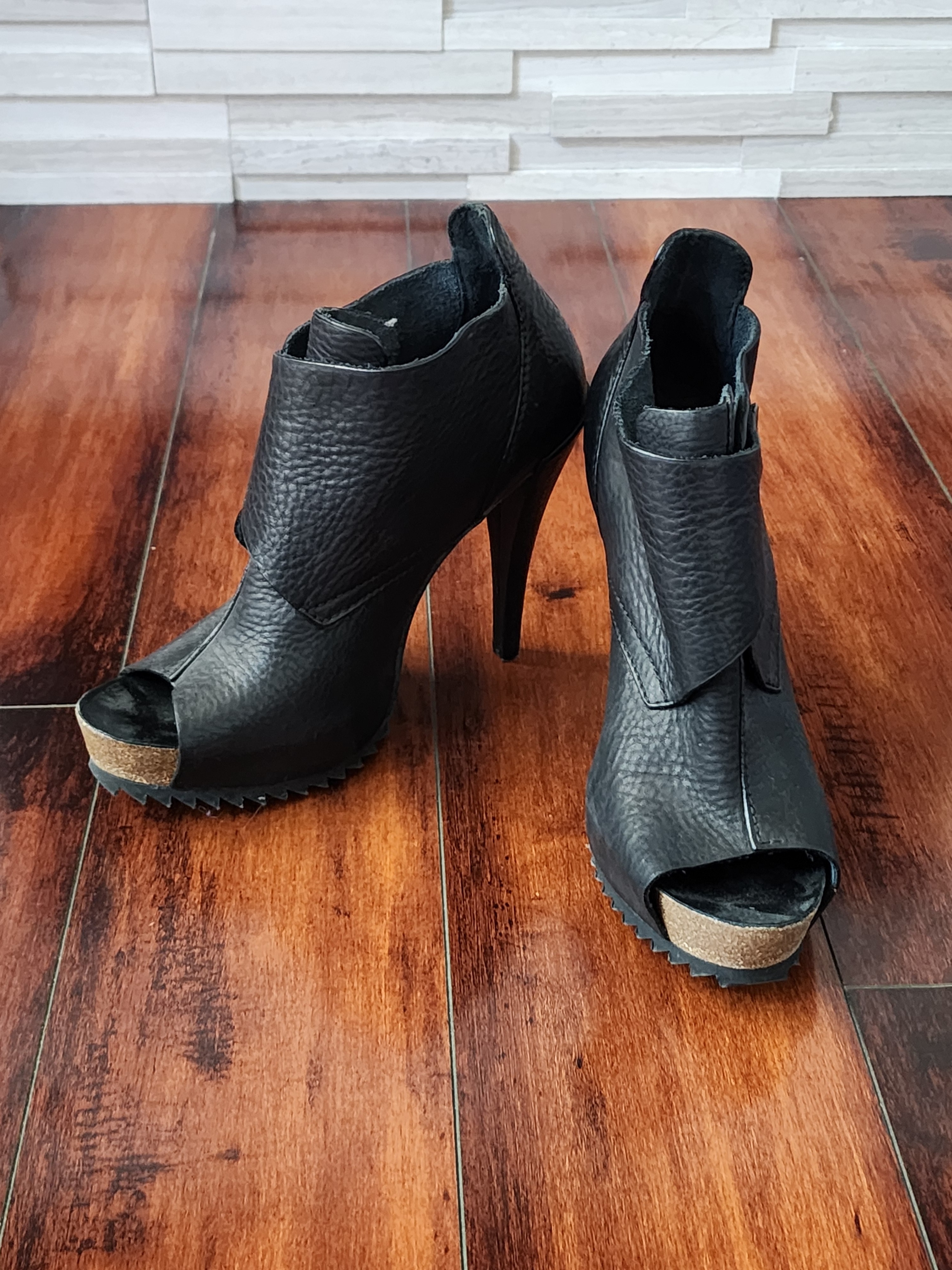 Pedro Garcia Chenoa Black Leather Peep Toe Platform Ankle Booties Eu 39.5 Us 9